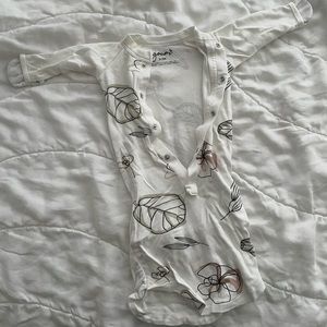 Goumi nightgown abstract leaves